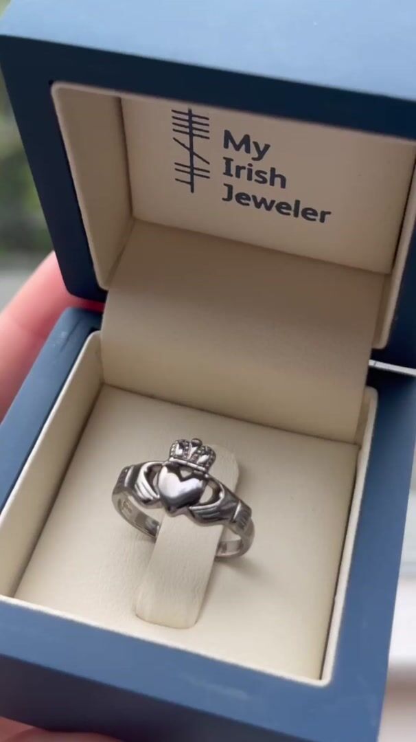 Black Classic Claddagh Ring Video