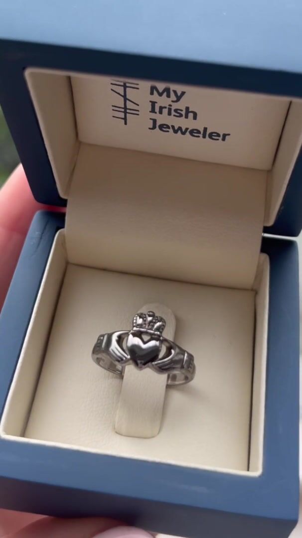 Black Classic Claddagh Ring Video