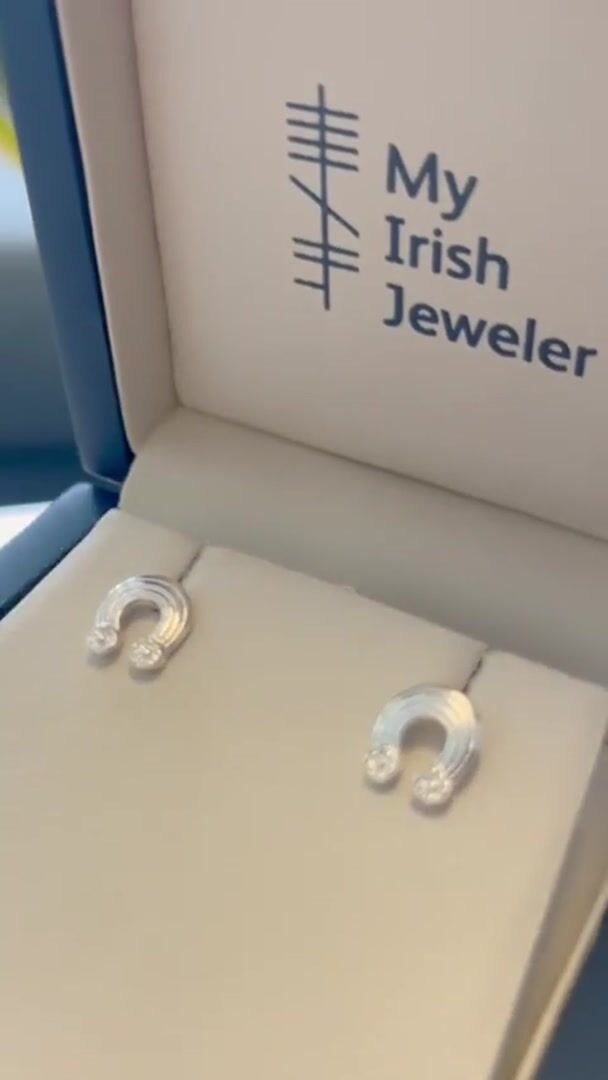 Gleninsheen Collar Earrings Video