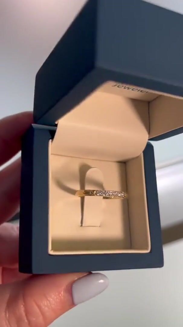Trinity Knot Diamond Band Video