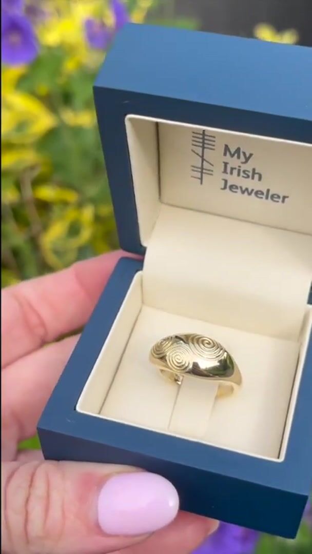 Gold Vermeil Triskele Ring Video