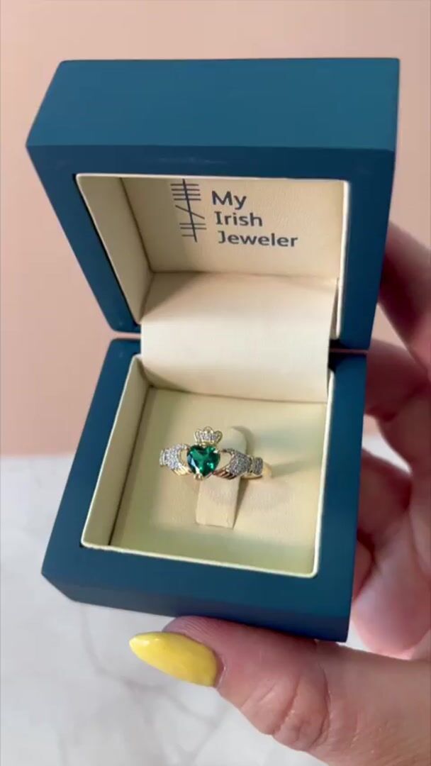 Emerald and Diamond Claddagh Ring Video
