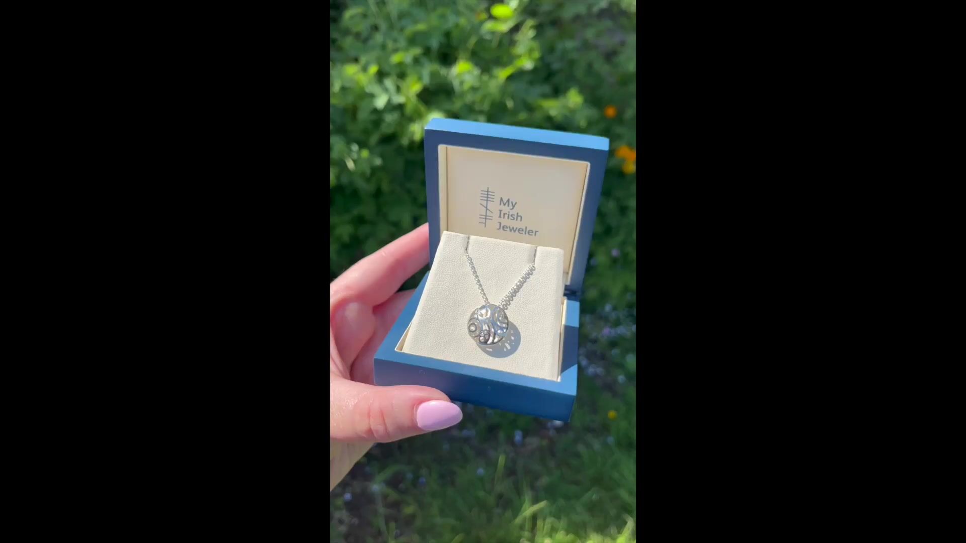 Handcrafted Double-sided Lios Necklace Video