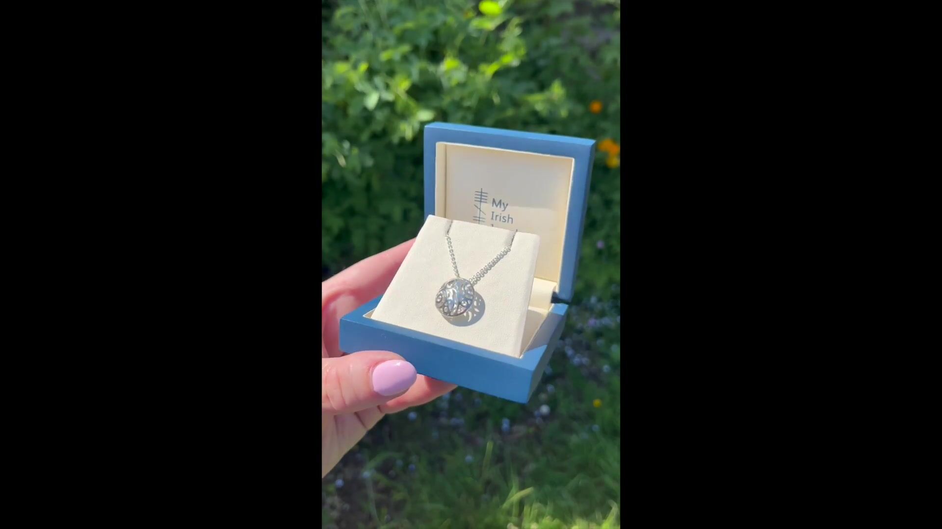 Handcrafted Double-sided Lios Necklace Video