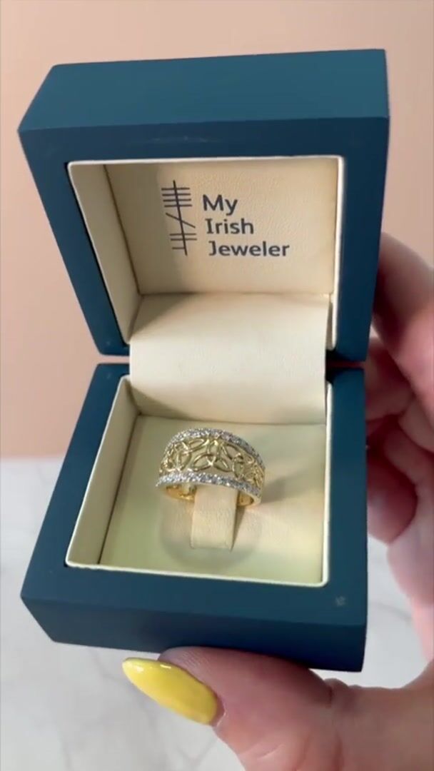 Diamond Trinity Knot Band Video