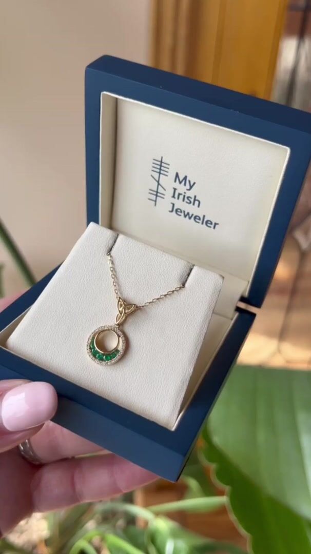 Trinity Halo Emerald and Diamond Necklace Video