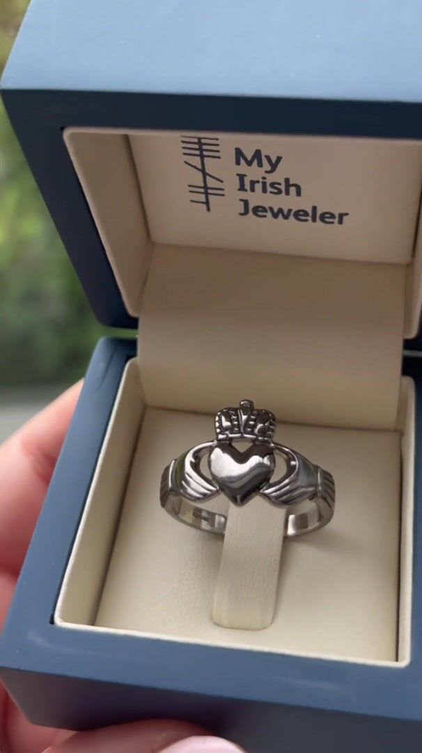 Black Classic Claddagh Ring Video