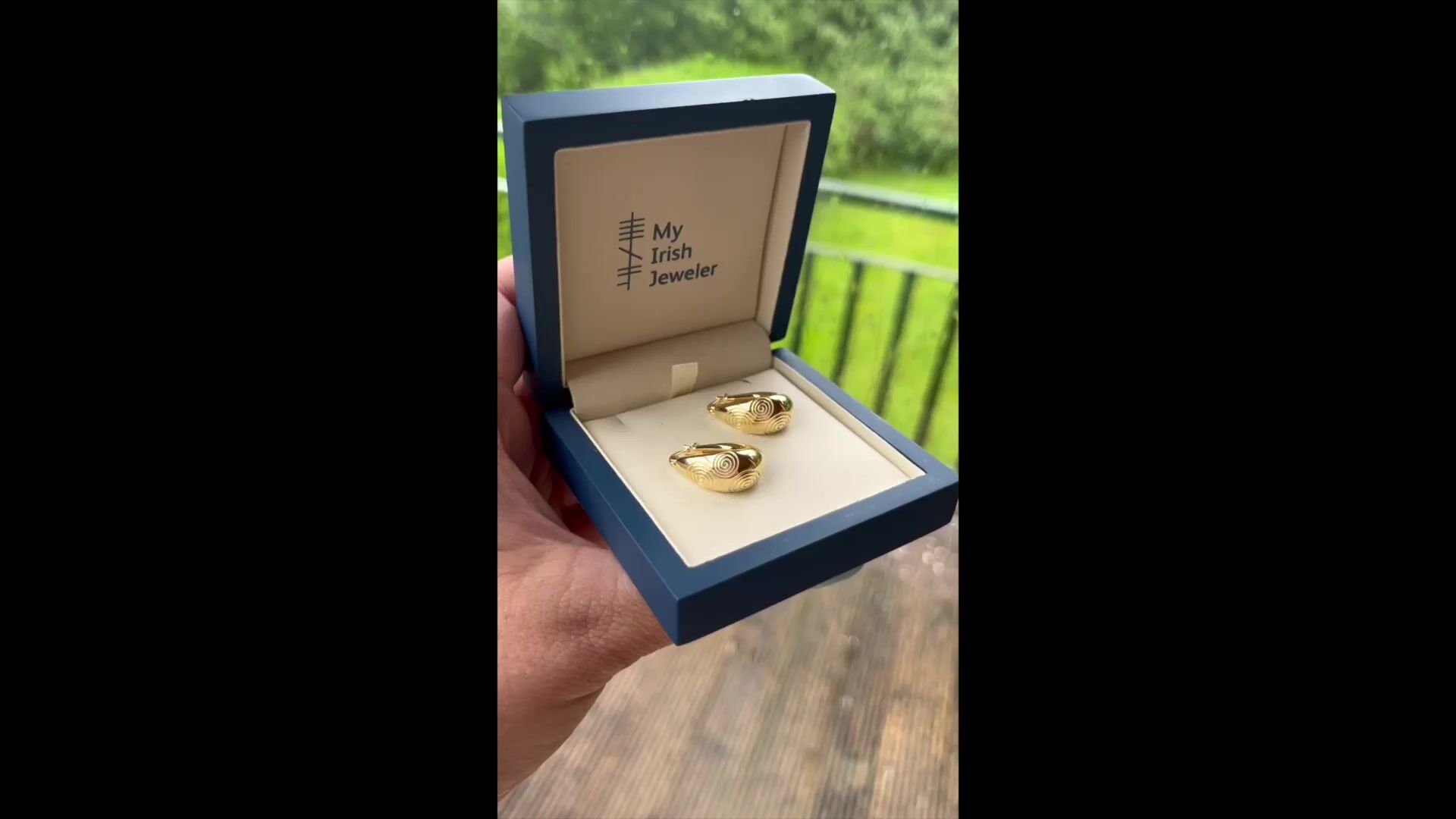 Gold Vermeil Triskele Gift Set Video